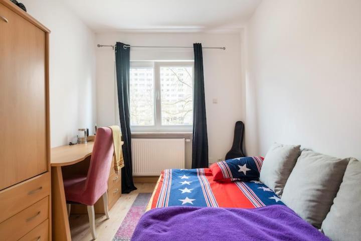 Schoenes Zimmer Im Charmanten Haus Berlín Exterior foto